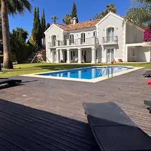 Maracana Homestay Marbella